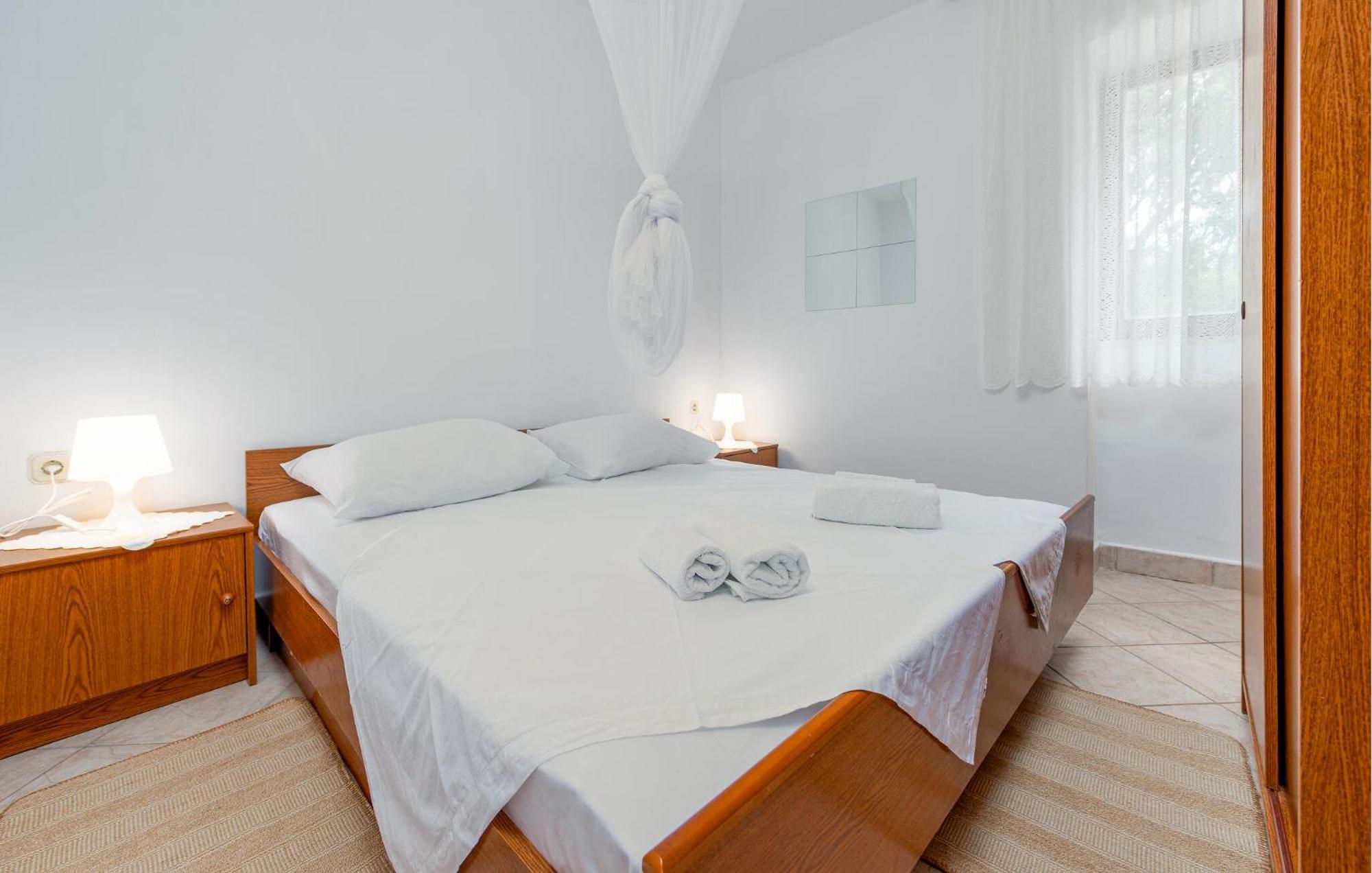 Beautiful Home In Novalja With Wifi Exteriör bild